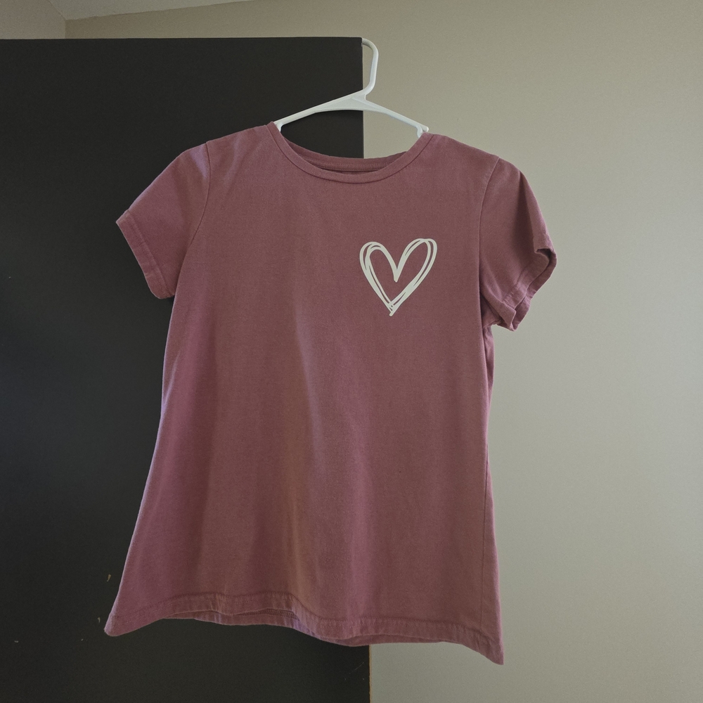 SHEIN Mauve Heart Print Tee